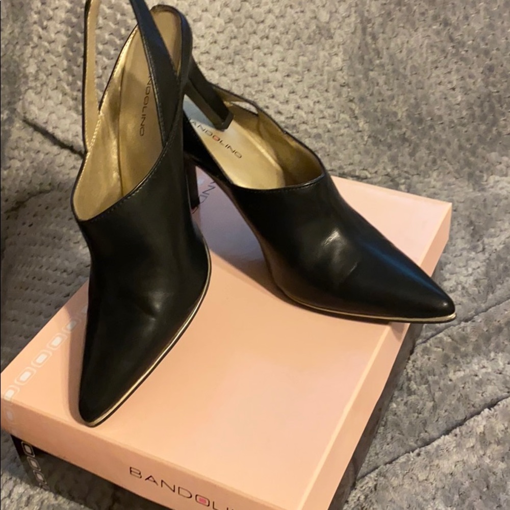 Bandolino Black Pointed-Toe Slingback Heels